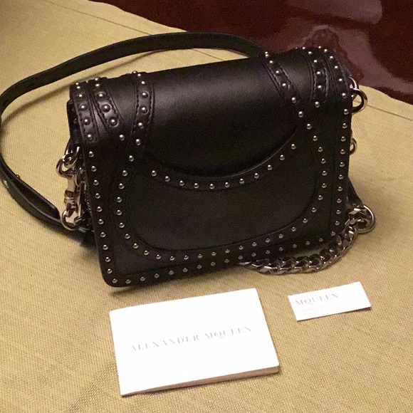 NEW❤️Alexander McQueen❤️Studded Shoulder bag - Picture 7 of 8